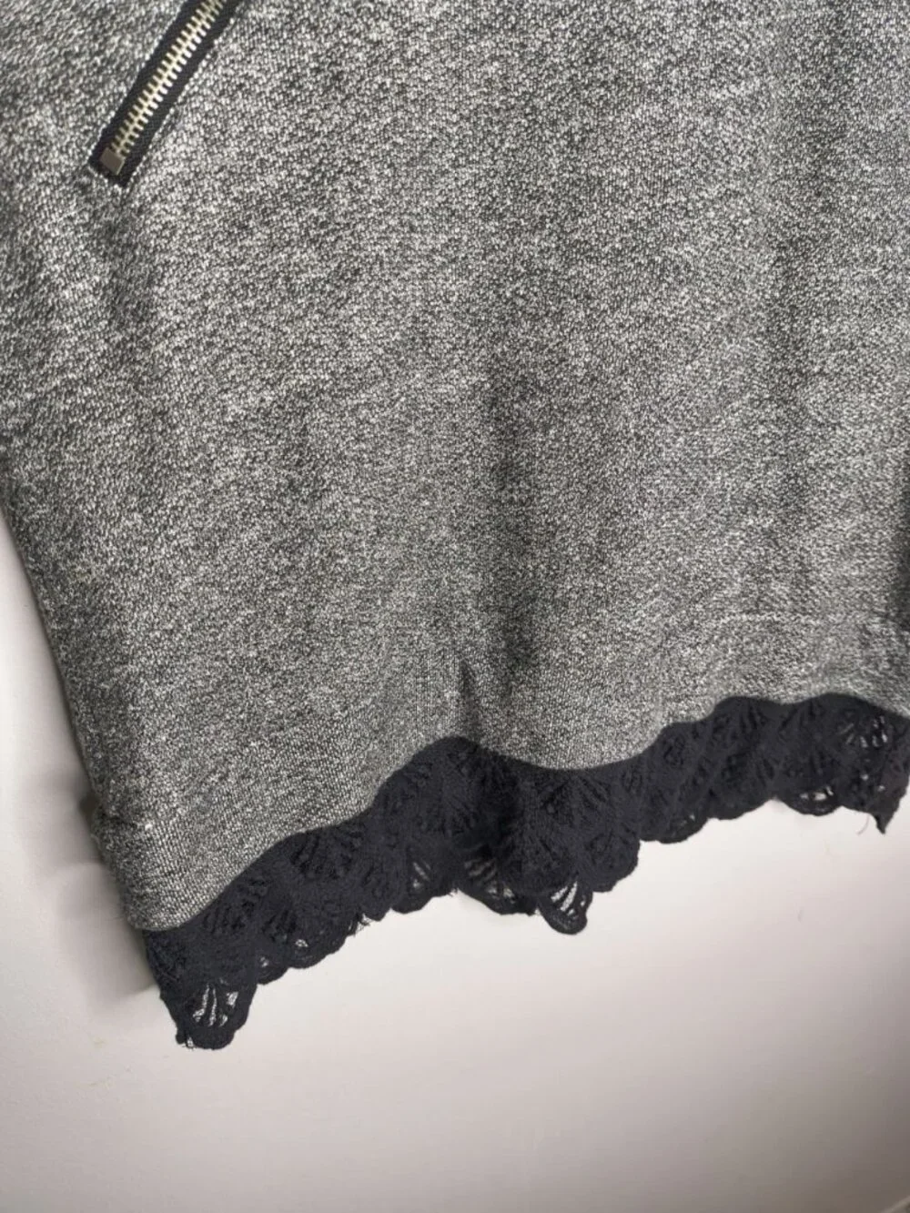 Dolan Anthropologie Fiona Gray Knit Black Lace Trim Shift Dress Size Women's XS - Picture 7 of 14